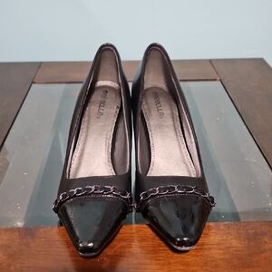 Marbella EUC Womens Black Pointed-Toe Chain-Trim 2 Inch Heels• Size 9M